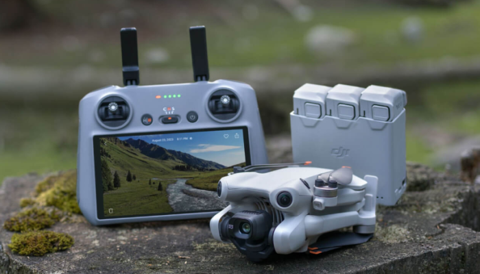 Квадрокоптер DJI Mini 4 Pro Fly More Combo (DJI RC 2)