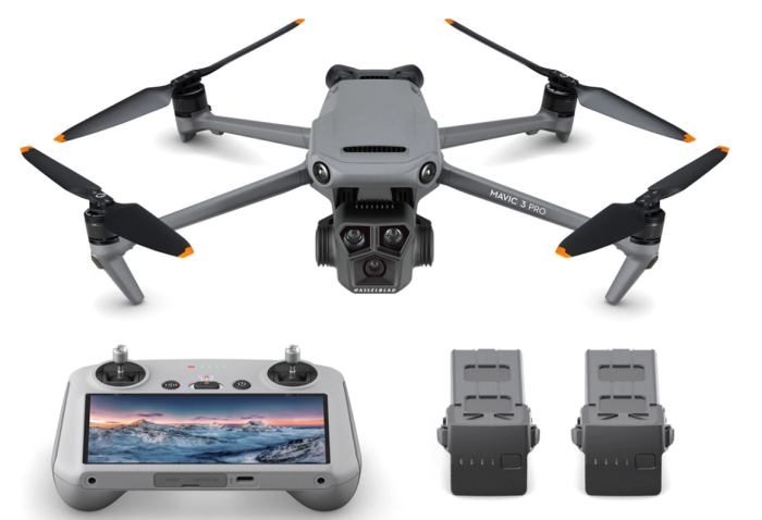 Квадрокоптер DJI Mavic 3 Pro Fly more combo  RC